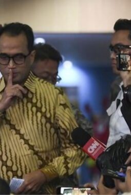 KPK Periksa Eks Menhub Budi Karya Sumadi Terkait Kasus DJKA Jatim