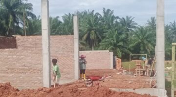 Politisi PDIP dan Gerindra Silang Pendapat Soal Pembangunan Kopdes di Lapangan Bola Gunung Rante