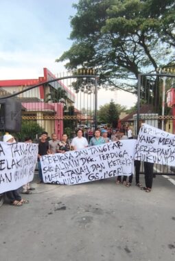 KMMB SUMUT Gelar Aksi, Desak Polda Sumut Usut Dugaan Penyerangan di Kediaman Mimi Herlina